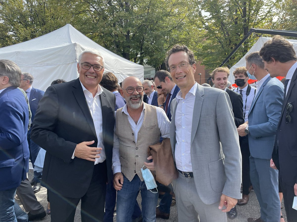 CCI_AMP's tweet photo. C’est parti pour l’incontournable, la précieuse, l’animée, la rock’nroll @Foire_Marseille ! Soutien indéfectible depuis l’origine, nous sommes là pour soutenir le commerce local avec les chèques cadeaux #Treizlocal ! Venez les découvrir, vous ne pouvez pas nous rater à l’entrée ! https://t.co/nSfbVP7Oqe