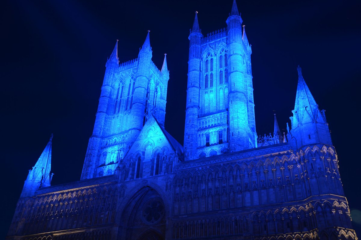 Lincoln Cathedral tweet media