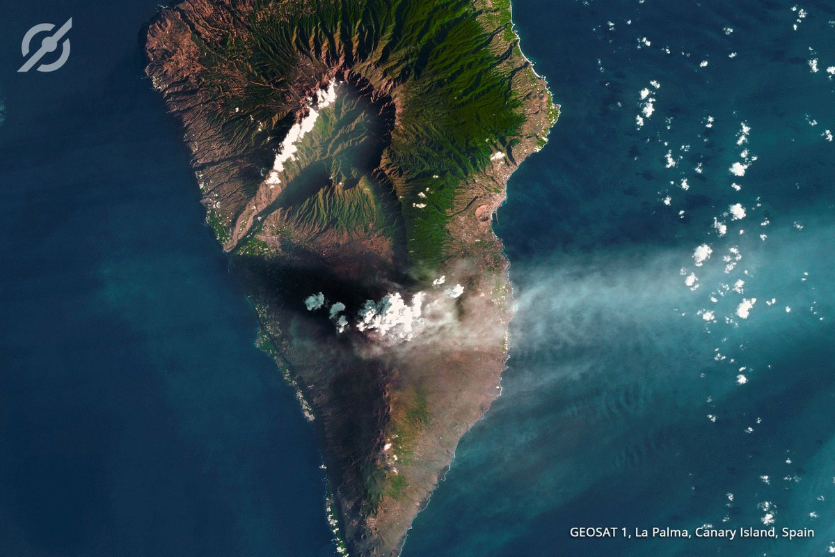 geosat_space's tweet photo. GEOSAT keeps monitoring over #LaPalmaVolcano which is in a more explosive phase during the last hours. #GEOSAT1 satellite has captured impressive images of the #eruption yesterday. #LaPalmaeruption #CumbreVieja #EmergencyService #DisasterManagement #RemoteSensing https://t.co/NQWAlcWEOy