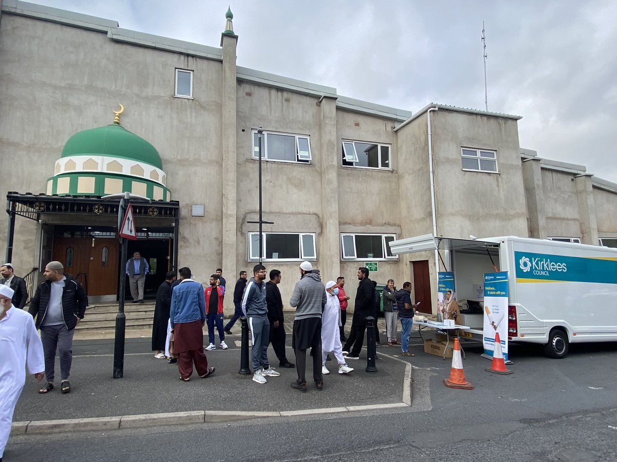 ServiceWellness's tweet photo. Great afternoon chatting with local residents from Birkby, raising awareness of our Service/Health and Wellbeing… in partnership with @masjidomarhd @cllrSPandor @cllrsheikhullah @CarolGilchrist https://t.co/P1boZwB0e9