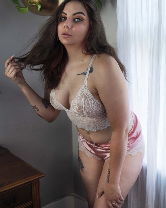 Tomorrow marks exactly ONE WEEK until my 25th birthday! I&rsquo;m going to be celebrating the entire week with