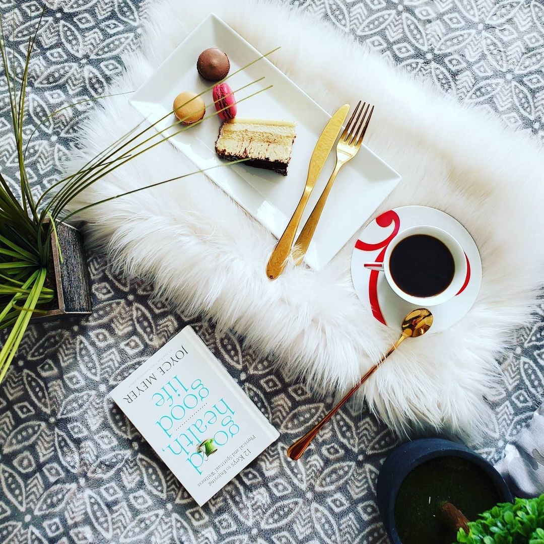 Cambridge_Home's tweet photo. Coffee, desserts, and a good book? Be over in 5! #ShopCambridgeHome

📸 @urmyangel.aj https://t.co/7ZN8ewF3nh