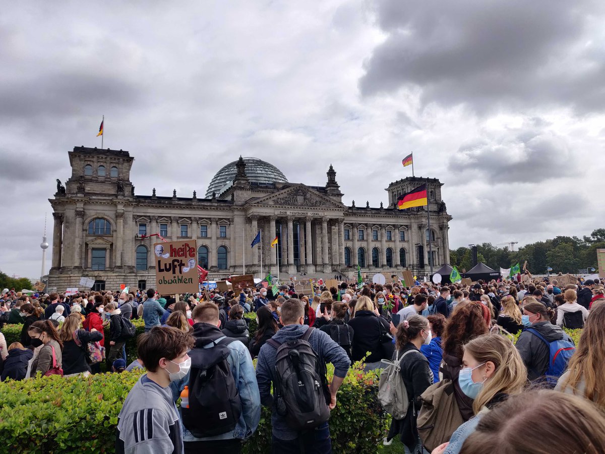 Krautreporter (@krautreporter) on Twitter photo Diesen Archivtext von <a href="/gri_mm/">Rico Grimm</a> gibt es heute für 12 Stunden ohne Paywall. Er ist schon älter, aber mit dem Titel „Hoffnung in der Klimakrise“ passt er ins aktuelle Geschehen. Ein Auszug: „Geschichte beginnt nicht bei den Regierenden“. 👉 buff.ly/3i5Eetv #Klimastreik Diesen Archivtext von <a href="/gri_mm/">Rico Grimm</a> gibt es heute für 12 Stunden ohne Paywall. Er ist schon älter, aber mit dem Titel „Hoffnung in der Klimakrise“ passt er ins aktuelle Geschehen. Ein Auszug: „Geschichte beginnt nicht bei den Regierenden“. 👉 buff.ly/3i5Eetv #Klimastreik