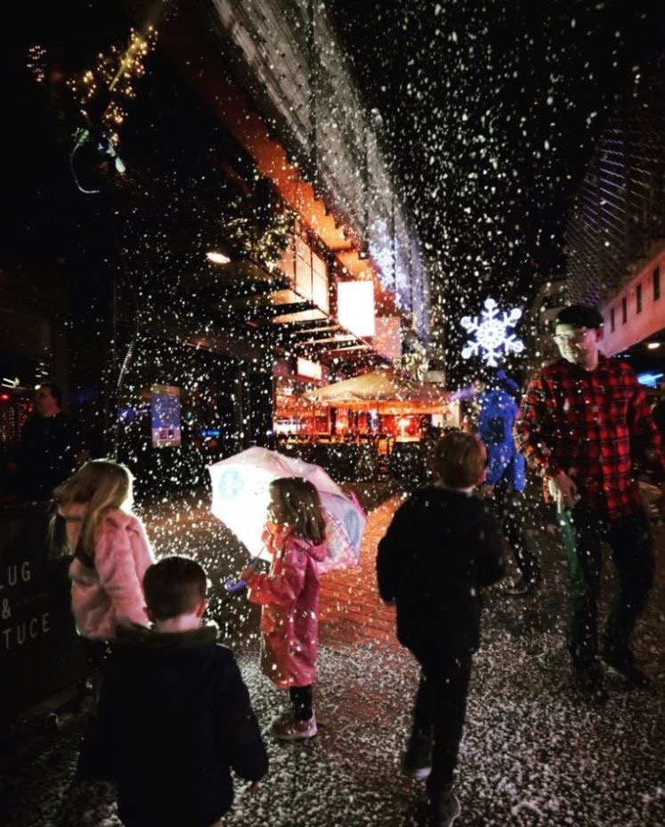 KJE_Events's tweet image. Looking for a #snowmachine to add an extra magical touch to a #Christmas family gathering, snow flocking to transform your shop window's nativity scene or want falling snow as party guests arrive at your #venue - we can deliver it all! info@kjetech.com kjetech.com/snow