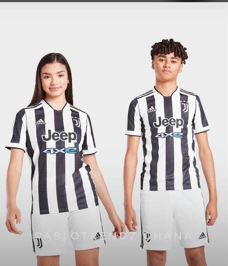 EhoenamA's tweet photo. How about wearing jerseys for your pré wedding photo shoot🤓🤓 crazy huh🤪 contact @Linux213 and he will sort you and babe out kraa🥰
#SupportandWear
#PlacentaCreatives https://t.co/MuqDXqfQtv