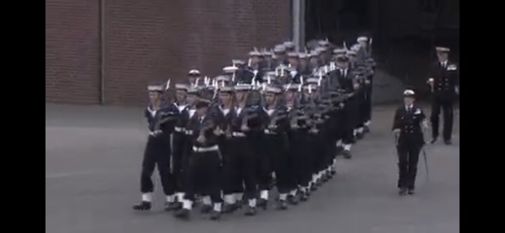 Military_Wolfie's tweet image. Congratulations to @RoyalNavy #Hanson2107 today.  One of our colleagues is ready &amp;amp; waiting to witness their partner become one of the Royal Navy’s newest sailors! Good luck for you future careers ⚓️ #ForcesFriendlyEmployer