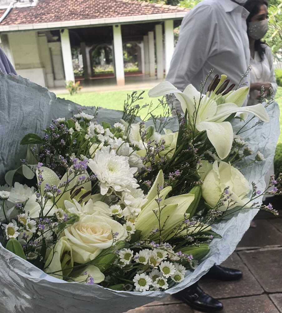 gita_mathew's tweet photo. Thank you everyone for your heartfelt condolences at this sorrowful time.
🤍🤍🤍
Our family had a simple &amp; meaningful Cremation yet filled with love ♥️
No matter who we are this is the end..
Aniccā vata Sankhāra 🙏🏼
#MovingTradition  
#EcoFriendly  
#Sustainable 
#ProtectTheEarth https://t.co/zUgdHiHPro