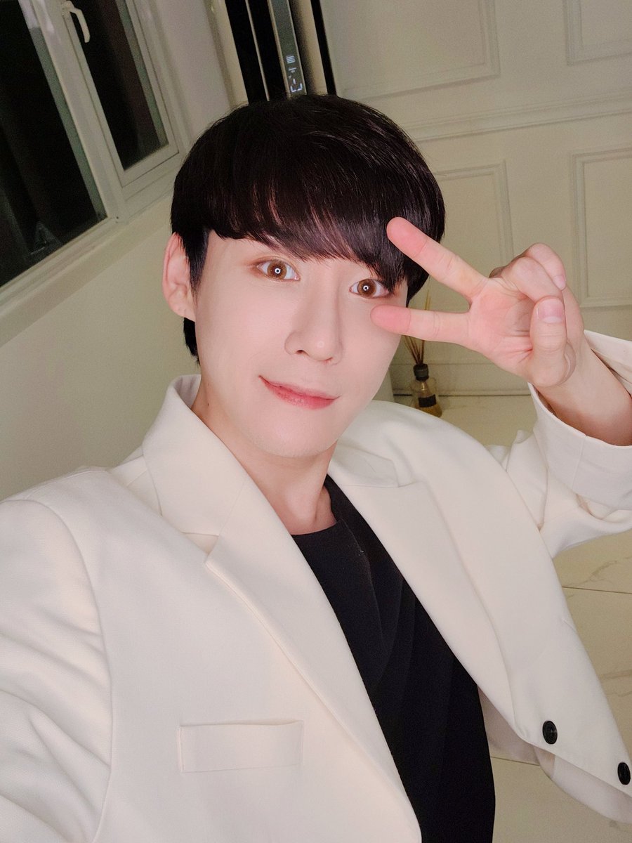 officialD1CE's tweet image. [#박우담] 담이 잘 다녀올게요! 너무 걱정하지 마!
우리 온리들 건강이 먼저야 알겠죠?!?!ㅎㅎ 내가 우리 됸리들 많이 애낀당?!?!? 어디 가지 말구 여기 이쒀!!!!!!😘😘😘😘😘 

#D1CE #디원스