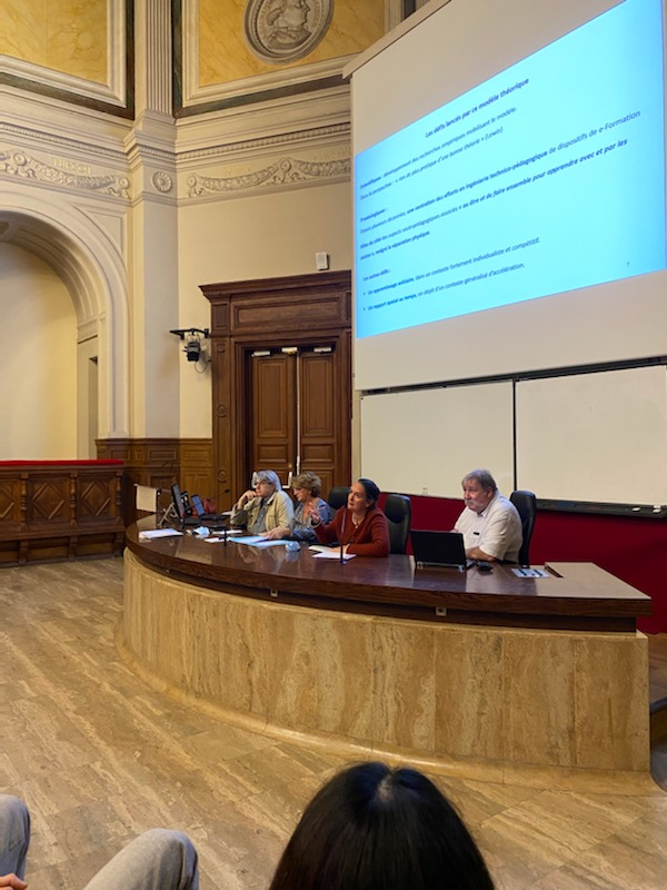 ainoaasso's tweet photo. Une table ronde #fffod avec quatre chercheurs sur les effets du numérique sur les apprentissages des adultes en formation @AnnieJezegou Anca Boboc Olivier Las Vergnas Bernard Blandin pour déconstruire des idées reçues sur #digitallearning #formation https://t.co/cmiHox4Dbr