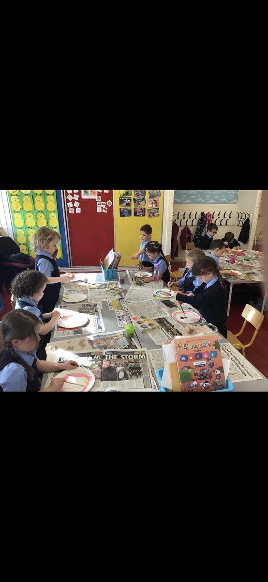 BrowneQuin's tweet photo. Junior infants created some beautiful hot air balloons this week! Well done everyone👏🏻🎨@ns_quin https://t.co/oDjsNd6esj