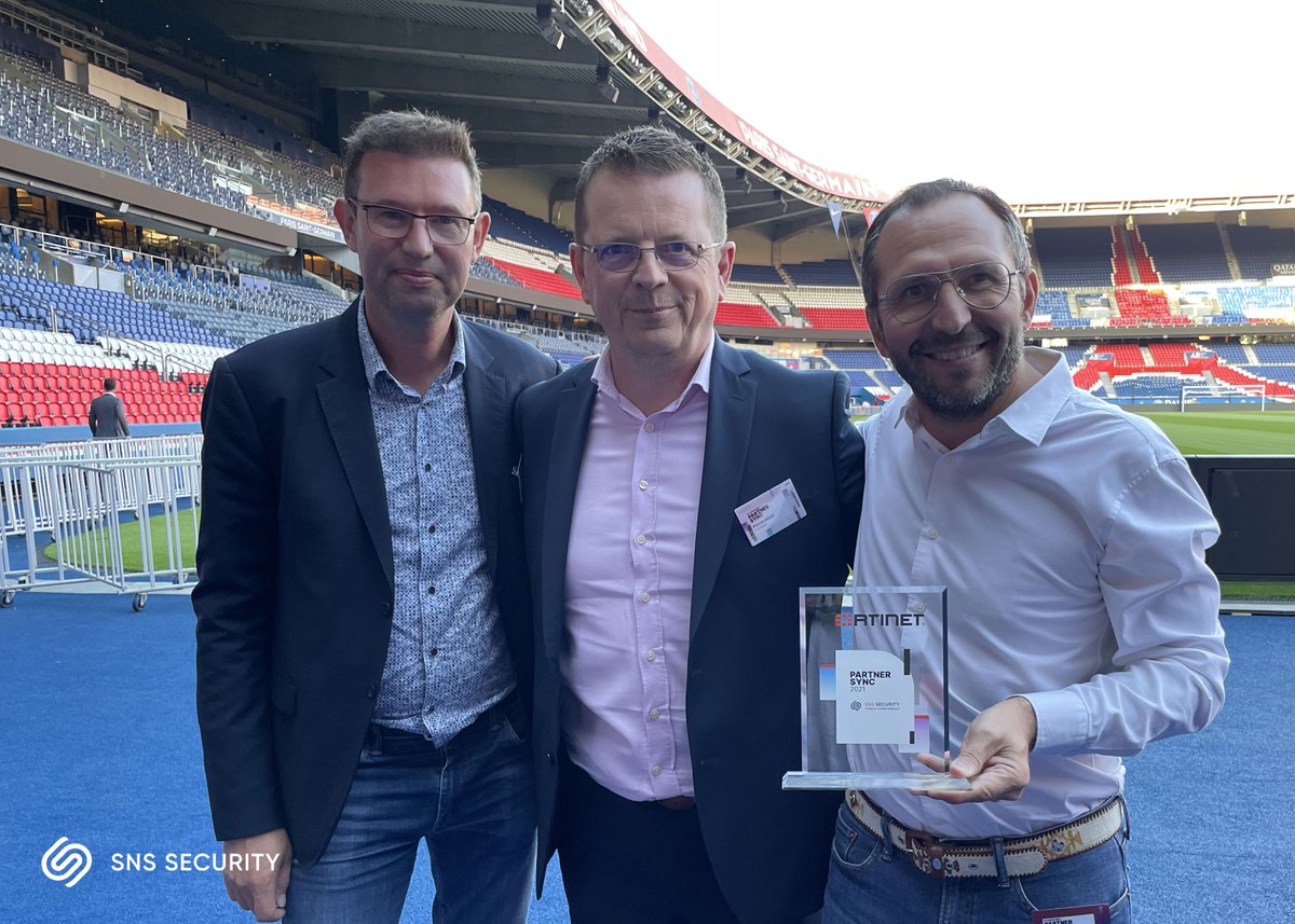 SNS__SECURITY's tweet photo. Hier, au Parc des Princes, @SNS__SECURITY a été élue #BEST #MSSP #PARTNER 2021 par son partenaire de longue date @Fortinet lors de la #PartnerSync. @LeParc1970 https://t.co/tG594Cn4Jr