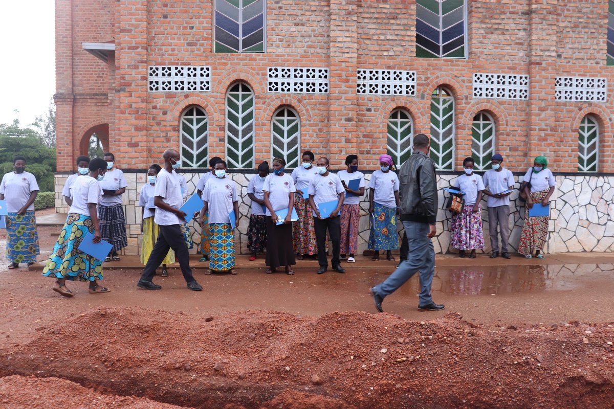 KabgayiCaritas's tweet photo. #Community WASH promotors trained about Water, Sanitation and Hygiene by #Caritas kabgayi in partnership with #ICLI, #Ferovial #CAWST and #Acquaclara Kenya are contributing to training towards community health facilitators of Ngamba, Kayenzi and Gihara about WASH. https://t.co/xu7d2TWma4