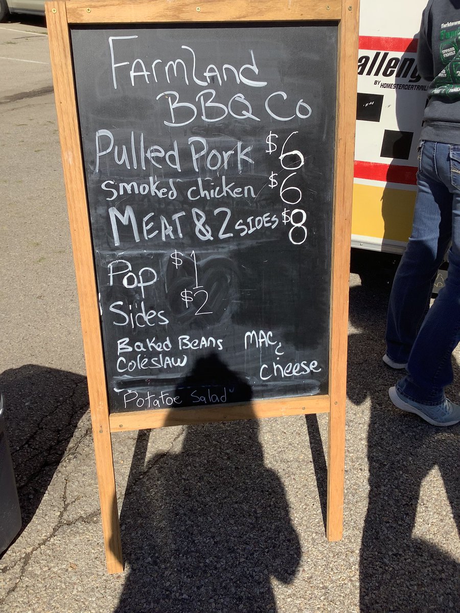 MrsReffett's tweet photo. ✨⭐️Food Truck Friday at @YESYorktown⭐️✨
Farmland BBQ Company did not disappoint!🙌🏻😋 https://t.co/OHRaTAuL1j