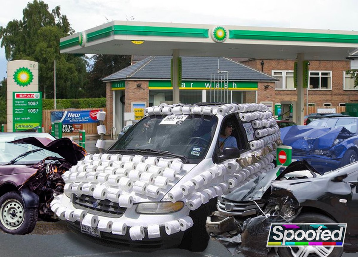 So all that panic bought toilet-roll is finally coming in handy 🤣🙄 

#idiots #panicbuying #petrolshortage