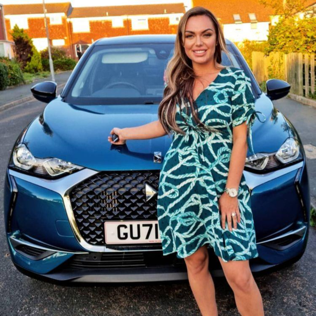tatesforcars's tweet photo. Congratulations to Nicole who has just taken delivery of her new #DS3CROSSBACK from Callum at Tates DS Brighton! We hope you enjoy it!
.
.
.
#NewCarDay #DSOwner #DSClub #MYDS #DS3 #NewCars https://t.co/uehMkejVwU