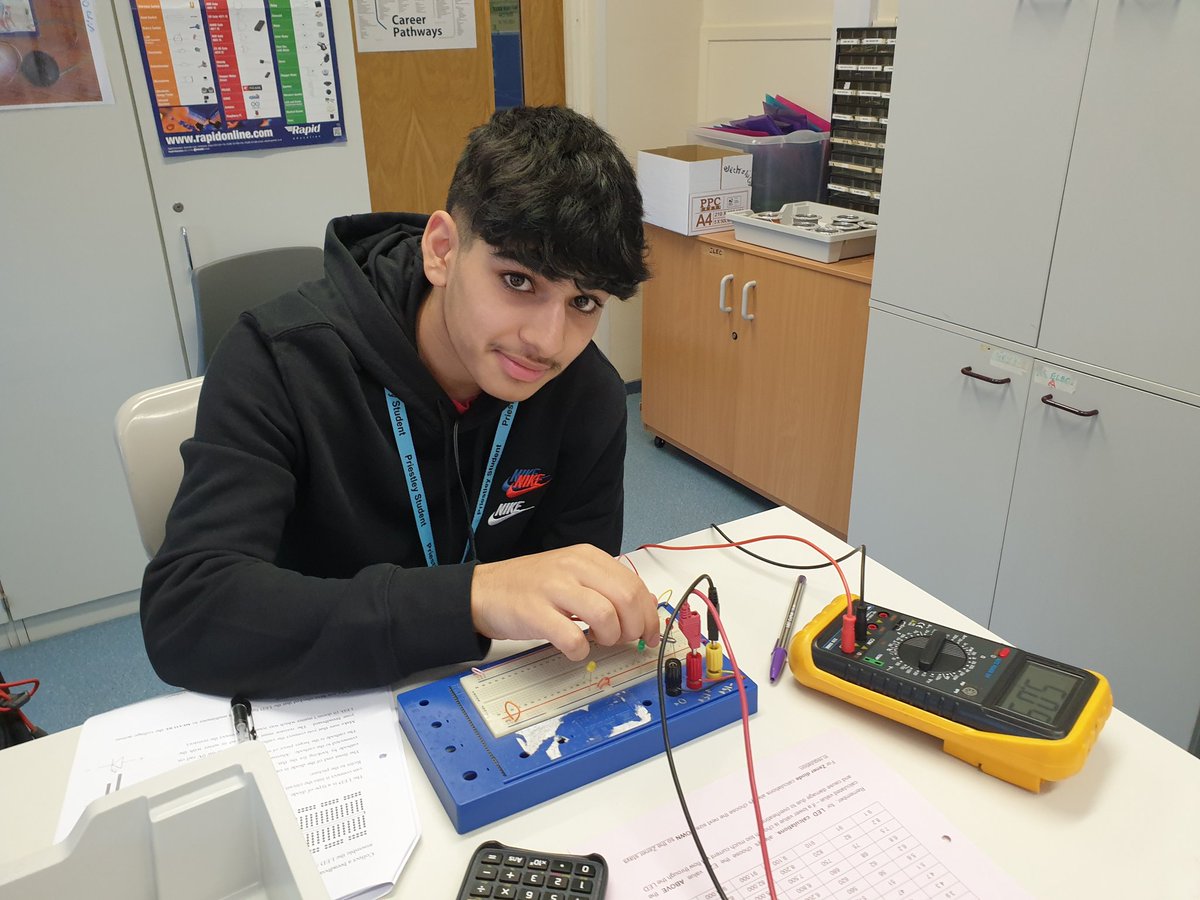 PriestleyPhys tweet media