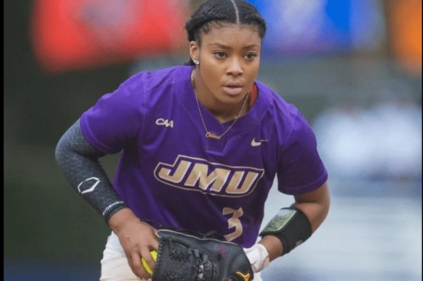 SCStormSoftball's tweet photo. 🚨ANNOUNCEMENT!🚨
Details coming Friday on D1 Softball's Woman Of The Year &amp; Softball America's Pitcher Of The Year, Odicci Alexander, speaking at our Diamond Dinner &amp; Pitching Clinic! #RollStorm  #FAM1LY @2seas__ @StormSports https://t.co/qUkwA9OnDV
