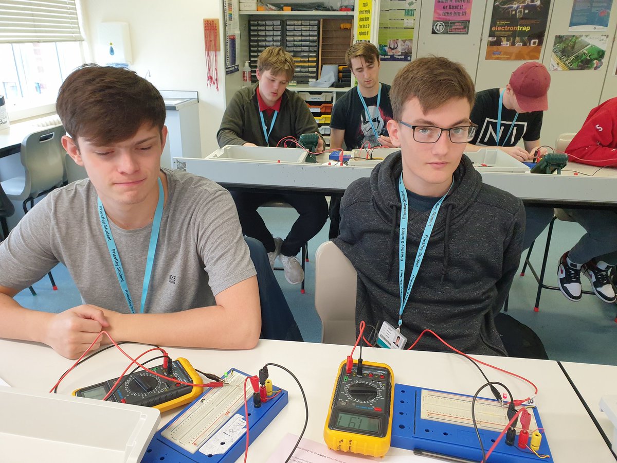 PriestleyPhys tweet media