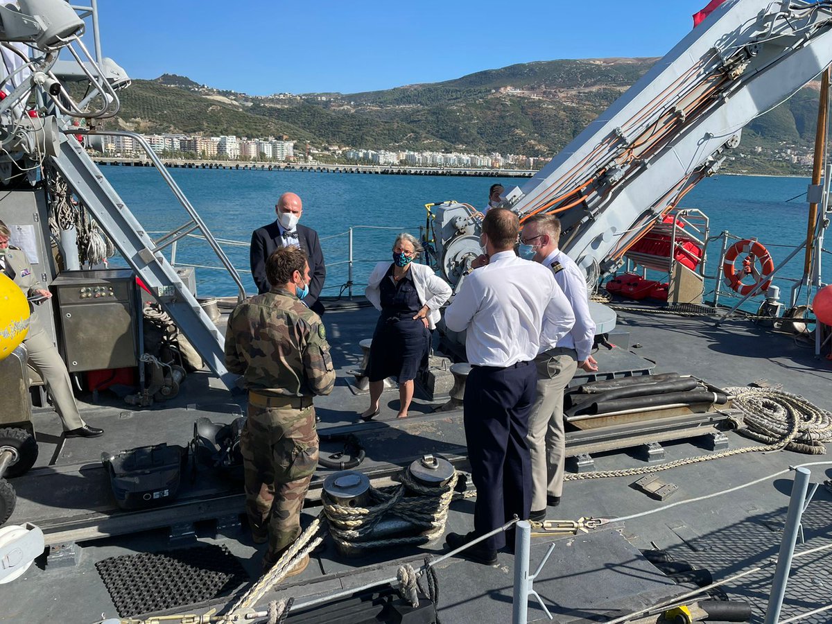 Sur le chasseur de mines la Lyre.