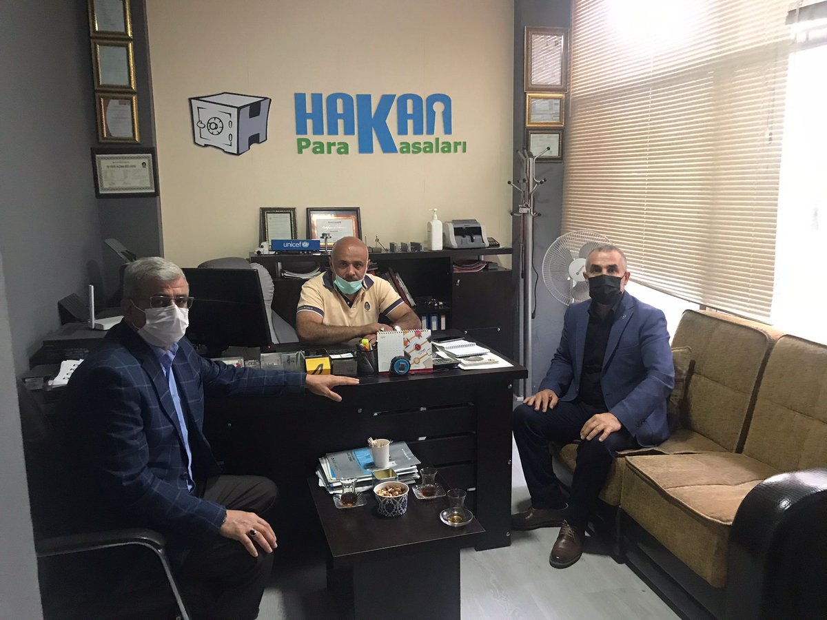 AdilKANDEMR1's tweet photo. Önceki Dönem İlçe Yönetim Kurulu Üyemiz İsmet AVŞAR’ın vefat eden amcası için taziye ziyaretinde bulunduk.

Merhuma Allah’tan rahmet kalanlara başsağlığı ve sabır dilerim. https://t.co/8sS1aKmwsv