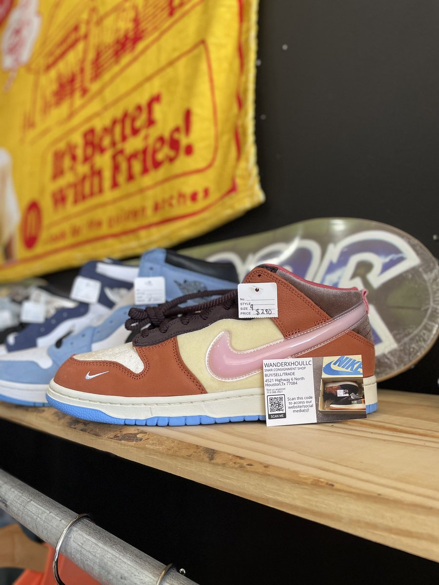 wanderxhou's tweet image. New inventory in come shop with us today we’re open 12-8pm