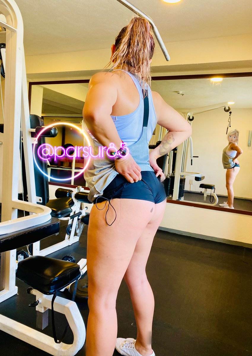 parsur85's tweet photo. Terminando rutina
Pa ponerme #BienPinchesBuena
💋💋💋💋💋#LindoViernes
🔥🔥🔥#PasenlaRico
🍑🍑#AyLaLlevo No?
#SWGym 💪🏽💪🏽💪🏽@parsur85 https://t.co/SVzmZDV6FQ