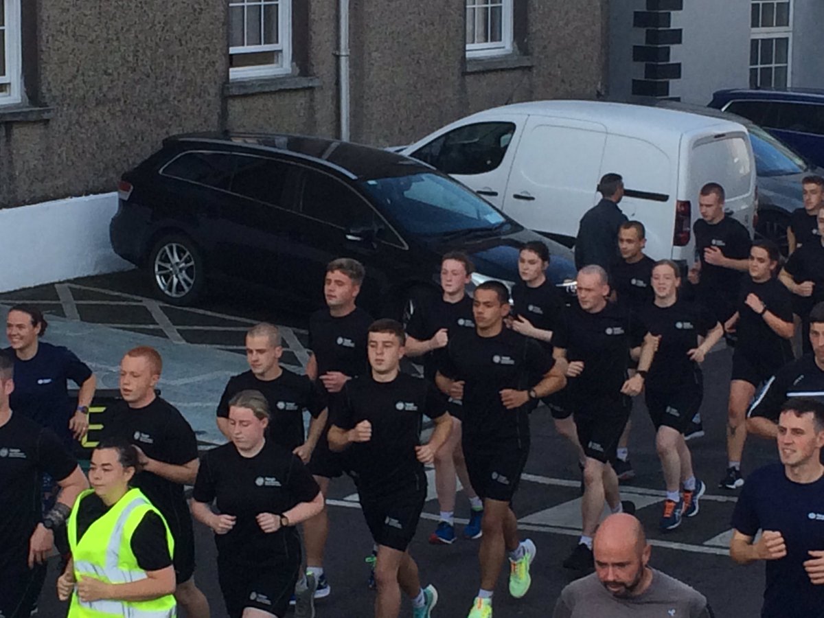 naval_service's tweet photo. BZ to all who organized and participated in the (virtual) DF 10 Mile Road Race and today’s Fun Run from the Naval Base. FOCNS marked the occasion with an address to today’s participants following the event. #runnavy #navy75 ⚓️🇮🇪🏁🏃♂️🏃♀️ https://t.co/P65PL7yzkW