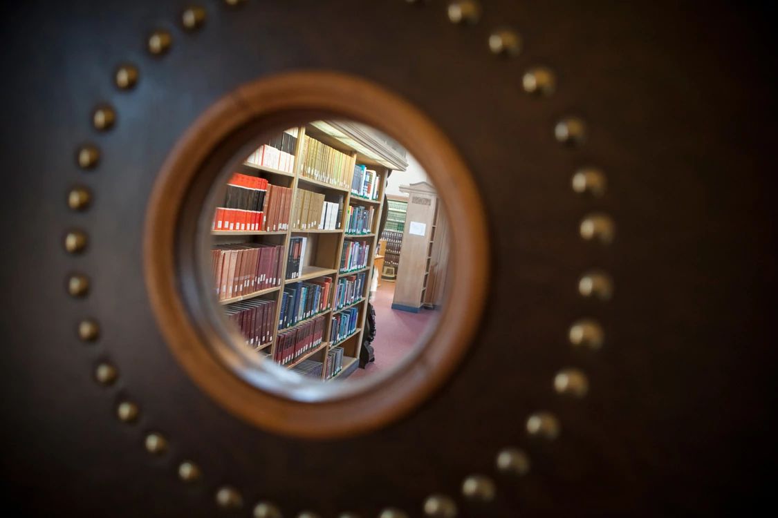 Cornell_Library's tweet image. Can you Name That Library? 📕 Check in tomorrow for another clue if this doesn&apos;t give it away! 🐻 #CornellLibrary #CampusLibrary #CornellUniversity