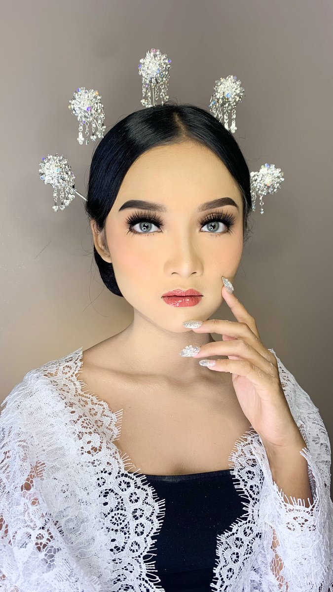 jihanfrdl's tweet photo. Makeup wedding
IG: jihanf.mua
#muajakarta #makeupwisuda #makeupwisudajakarta #makeupwisudamurah #makeupgraduation #makeupartistjakarta #muajakpus #muajaksel #makeuplamaran #makeupengagement #makeuptunangan https://t.co/vTVMbxVuHs