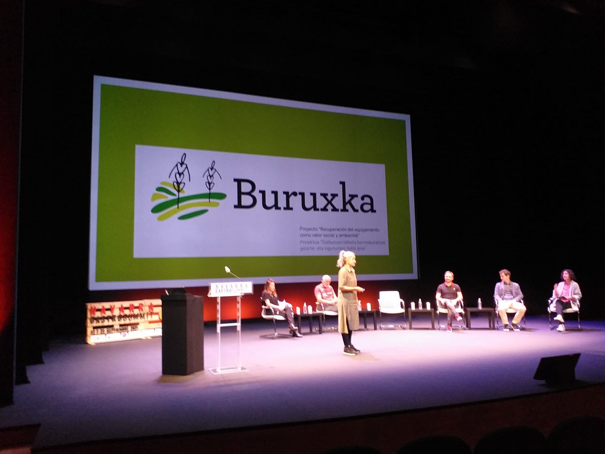 buruxka's tweet photo. Después de estar ayer en #NavarraGastroSummit, la próxima cita de #Buruxka será el próximo  28 en el webinario "Desperdicio alimentario, prevención desde lo local" organizado por la Red de Ciudades por la Agroecología, ¡os esperamos! https://t.co/lVpmMETkMQ https://t.co/EY45HWyyU0