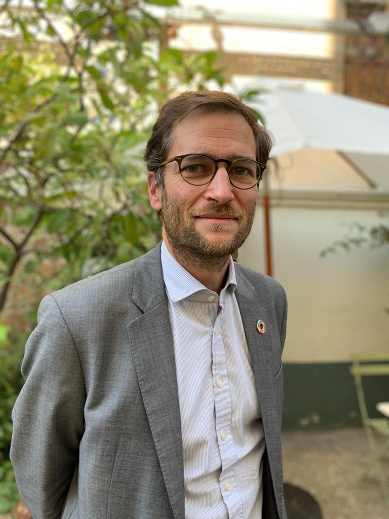 Agenda2030FR's tweet photo. "40% des actifs des banques centrales sont menacés par les impacts du changement climatique, elles prennent désormais au sérieux les mesures à prendre" #ODD Bertrand Walckanaer, DG adjoint de l'AFD #LaFranceEnTransition https://t.co/ZKbiO1Lo7R