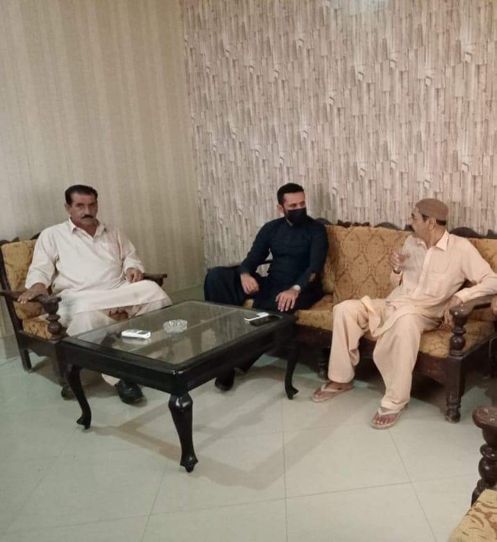 qaisar_panhwar1's tweet photo. #PPP Young Leader #Matli MPA Coordinator @SHalepota offered condolences with different communities of #Talhar, #Badin & #Nokot today.
@BBhuttoZardari @BakhtawarBZ @AseefaBZ https://t.co/KnmlppFi3z