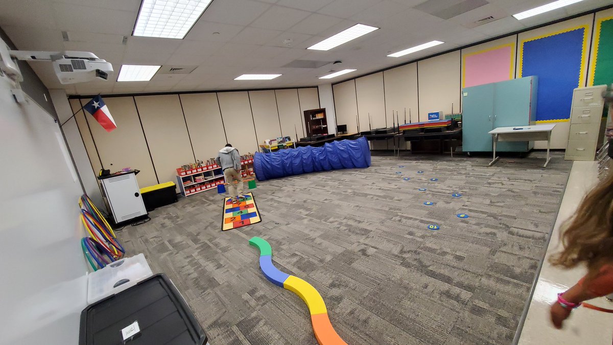 MsJessicaBCE's tweet photo. We set up our first #actionbasedlearning lab station for #LiteracyPushIn today! Thank you, @SBISD_HFDept! @Buffalo_Creek1 https://t.co/RompxYd6d6