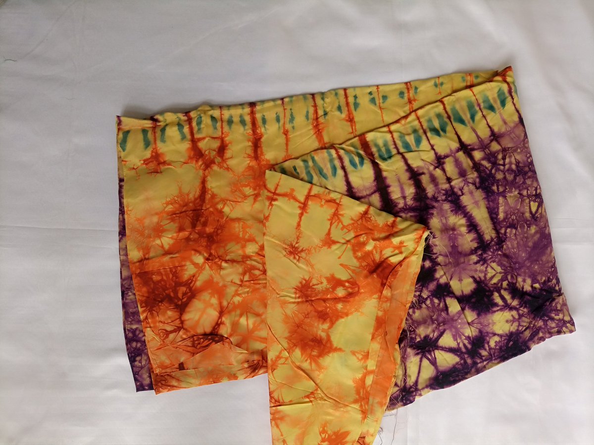Deborahoyetunj1's tweet photo. Quality adire silk available in two colors.... Swipe right to see how it can be styled ππ #adiresilk #tiedye #silk #fashion #style #debsanCollection..... Kindly retweet and do well to patronize me too https://t.co/jhCXAMW5qK