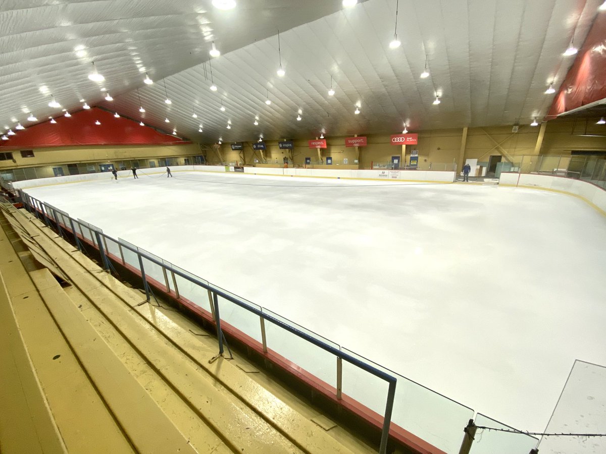 AvalonCeltics's tweet photo. Who's ready? Huge support from new corporate partners + tons of work = Barn Transformed! Opening Monday to host #AvalonCeltics, ⁦@AAAGrowlers⁩ @AvalonCapitals⁩ ⁦@DJHLnews⁩ ⁦@FemaleHockeyNL⁩ ⁦@HockeyGonzaga⁩ ⁦⁦@PWCicehockey⁩ #GreatIce #NiceDigs https://t.co/199sMkQ7x8
