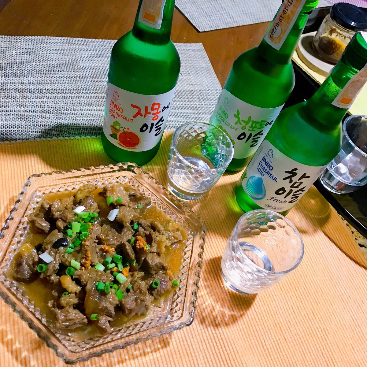 foodamnph's tweet photo. Tonight we have Beef Pares in the house! Garlic fried rice and HK-style Beef Brisket.

#foodamnphilippineshomecooked #foodamn #foodamnphilippines #foodamnph  #foodamnphilippinesrecipe
#lutongbahay #villenaskitchen #beefpares #parespares #beefbrisket #hitejinrosoju https://t.co/Ru1u3eNb8j