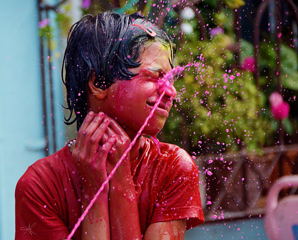 abduphotography's tweet photo. #holi #happyholi #india  #colors #holihai #festivalofcolors #indianfestival #color #holifestivalofcolours #holifest #holipowder #like #festivalofcolours #mumbai #holiday  #fun 
Facebook: https://t.co/T9o5qERAr2
Insta: https://t.co/jTSUFAXvrD https://t.co/akgvnLBhoa