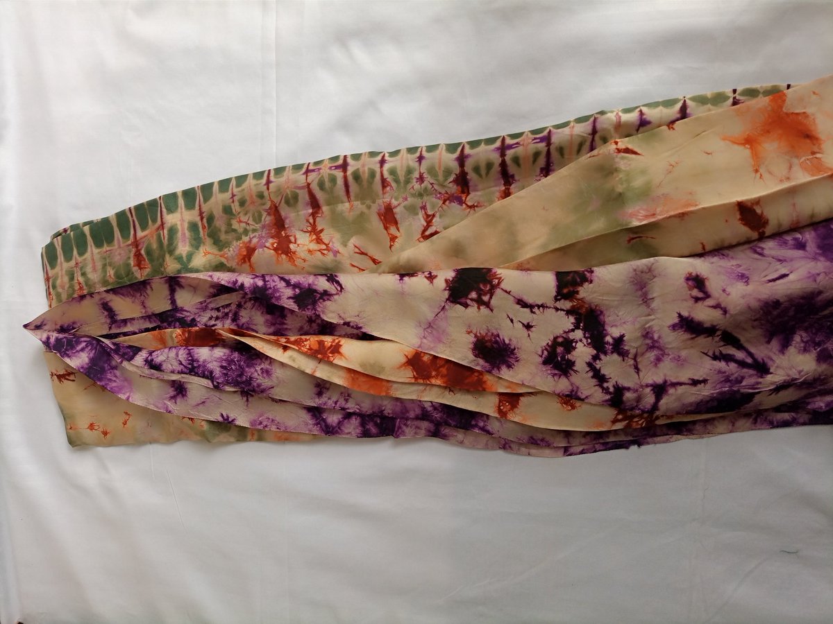 Deborahoyetunj1's tweet photo. Quality adire silk available in two colors.... Swipe right to see how it can be styled ππ #adiresilk #tiedye #silk #fashion #style #debsanCollection..... Kindly retweet and do well to patronize me too https://t.co/jhCXAMW5qK