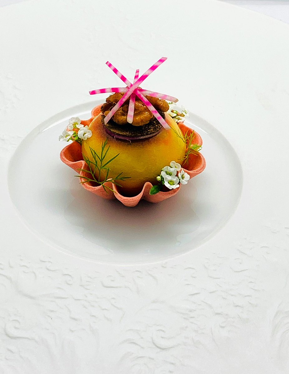 kboylechef's tweet photo. Tartlet of Beetroot, Chèvre, Walnut and Truffle! #vegetablecourse #newseasonnewtaste #tastingmenu #restaurantladyanne https://t.co/1oCXUpC2t4