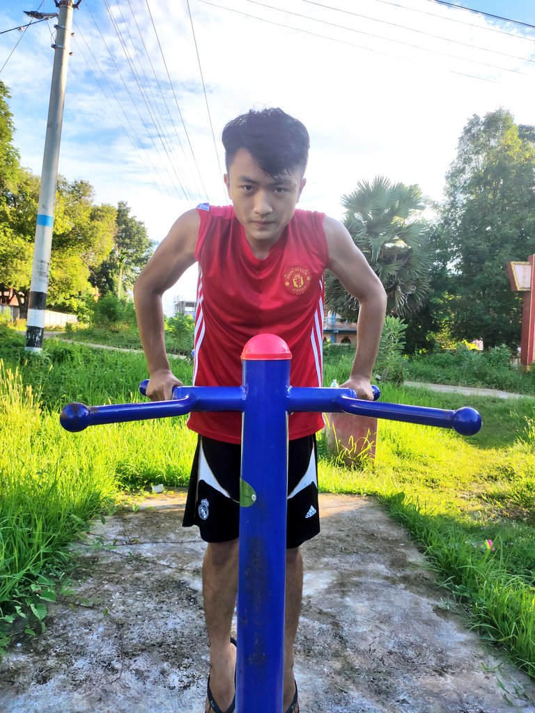 AkPyae2's tweet photo. Work out 💪 https://t.co/250MitjSQx