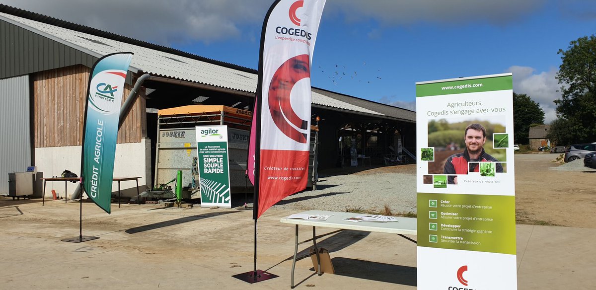 Groupe_Cogedis's tweet photo. 📣 Journée Portes Ouvertes 📣
C'est aujourd'hui que le GAEC de Garsangroas (Kergloff) accueille les visiteurs ! 👍
#Cogedis est présent lors de ce bel évènement, l'occasion pour les professionnels de découvrir des solutions pour le bien-être des animaux 🐮 😊 https://t.co/ivEuJhi1Zq