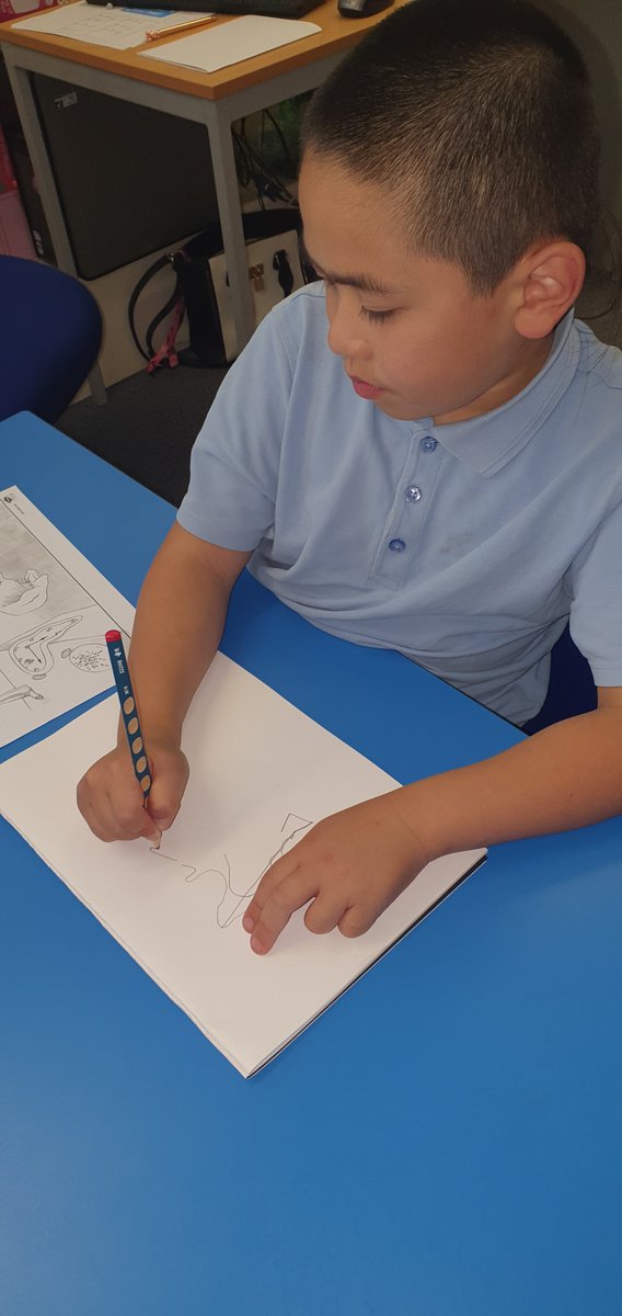 Amber_Ruby_PPS's tweet photo. 🎨During our Art lessons we look at a different artist each week. This wee we looked at Salvador Dali. We then recreated his beautiful art piece called 'The Persistence of Memory🎨 https://t.co/h1uUayViz3