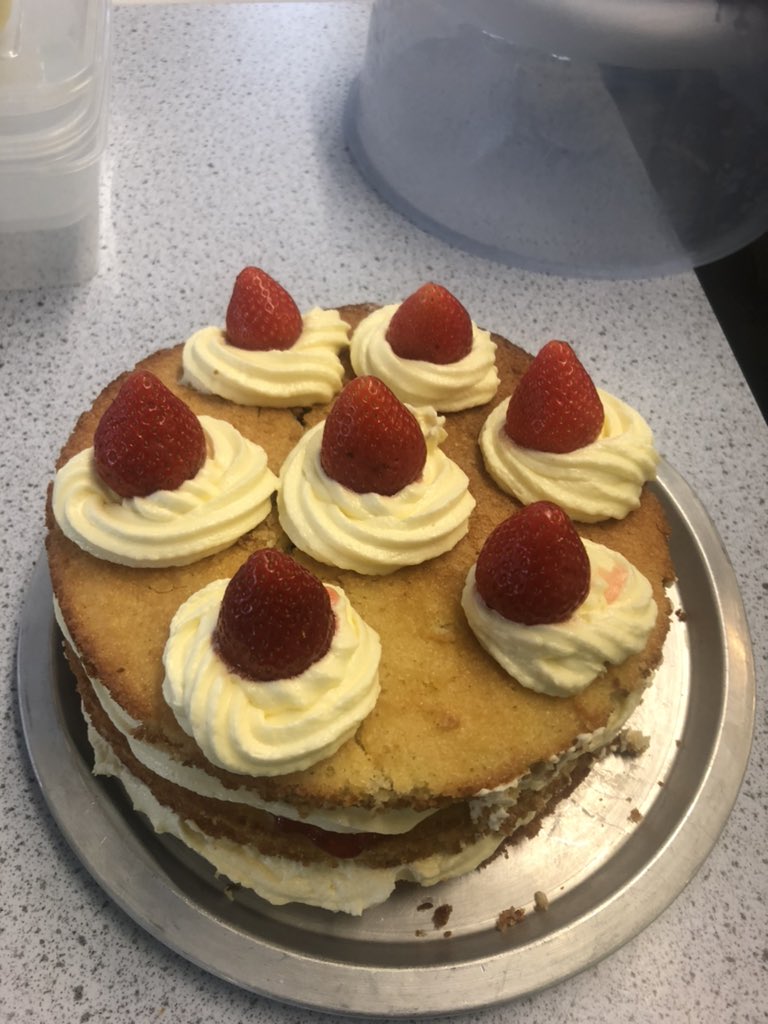 blackburn_miss's tweet photo. Some amazing cakes produced in Bake Off this week!! Well done to Star Bakers, Libby N, Skyla E, Summer V and Emily B-R!!🎂🧁 @BBGAcademy https://t.co/6QRGUwKect