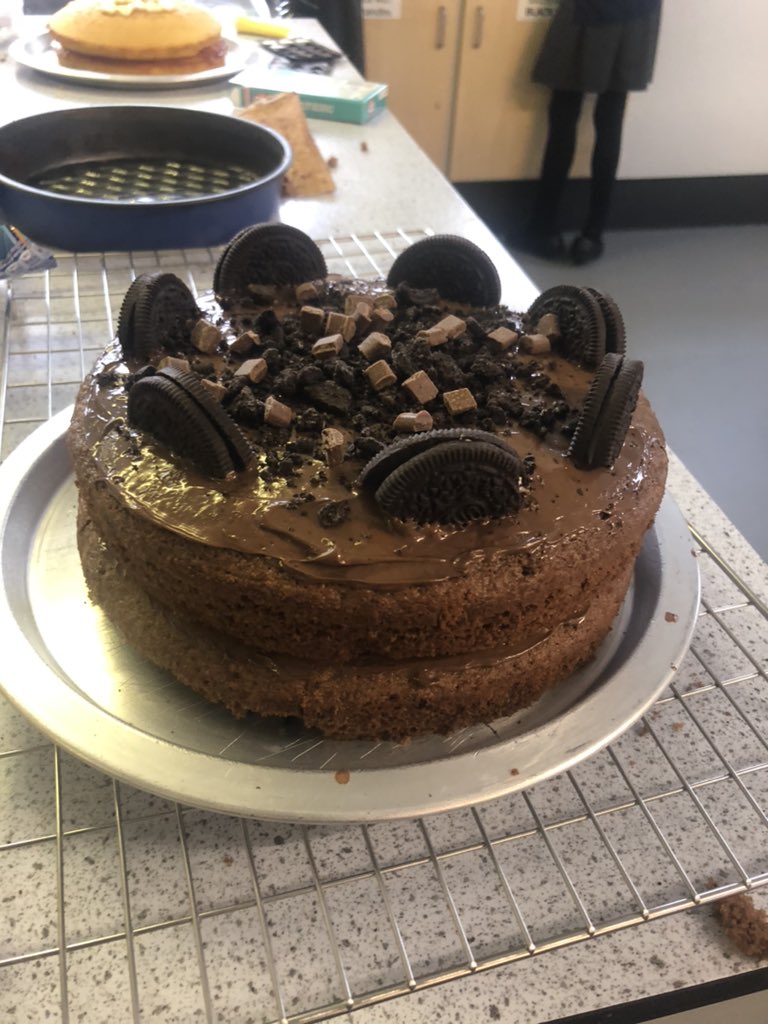 blackburn_miss's tweet photo. Some amazing cakes produced in Bake Off this week!! Well done to Star Bakers, Libby N, Skyla E, Summer V and Emily B-R!!🎂🧁 @BBGAcademy https://t.co/6QRGUwKect
