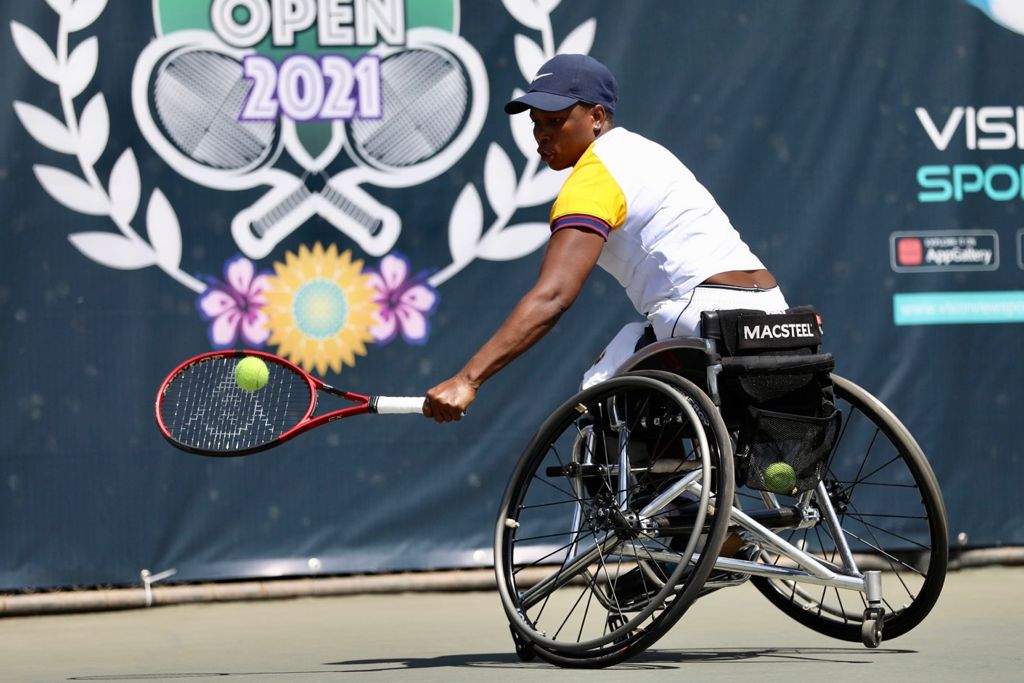 TennisSA's tweet photo. Montjane continues her dominance! 💪

Defending champion @KGmontjane1 defeats compatriot Mariska Venter 6-0, 6-2 to set up a showdown with former world No.1 Jiske Griffieon from the Netherlands.

#SASpringOpen | #SASO2021 https://t.co/2SNievB5h6