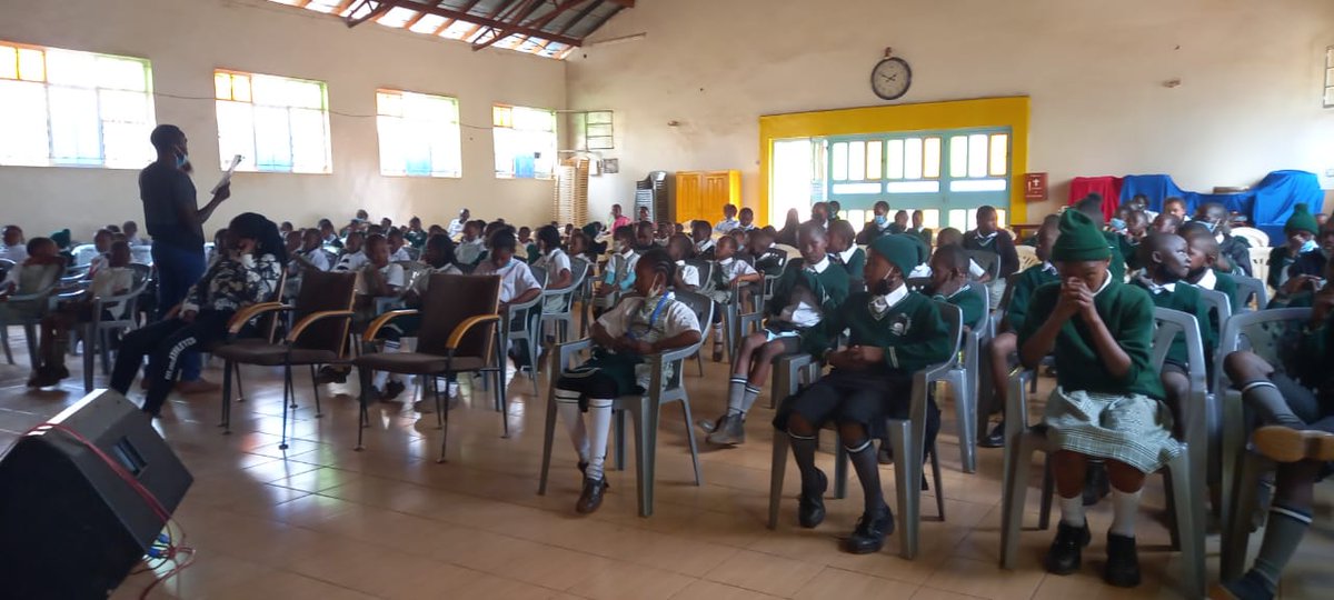 thekisima's tweet photo. "Let the little children come to me" Jesus said.
We thank God for helping us reach out to over 1000 children this past week. 😃
Are you passionate about children. Join our team in ministering to them in schools. Send us a message and we will hook you up😇
Baraka💕
#40daysoflove https://t.co/90mur54eLu
