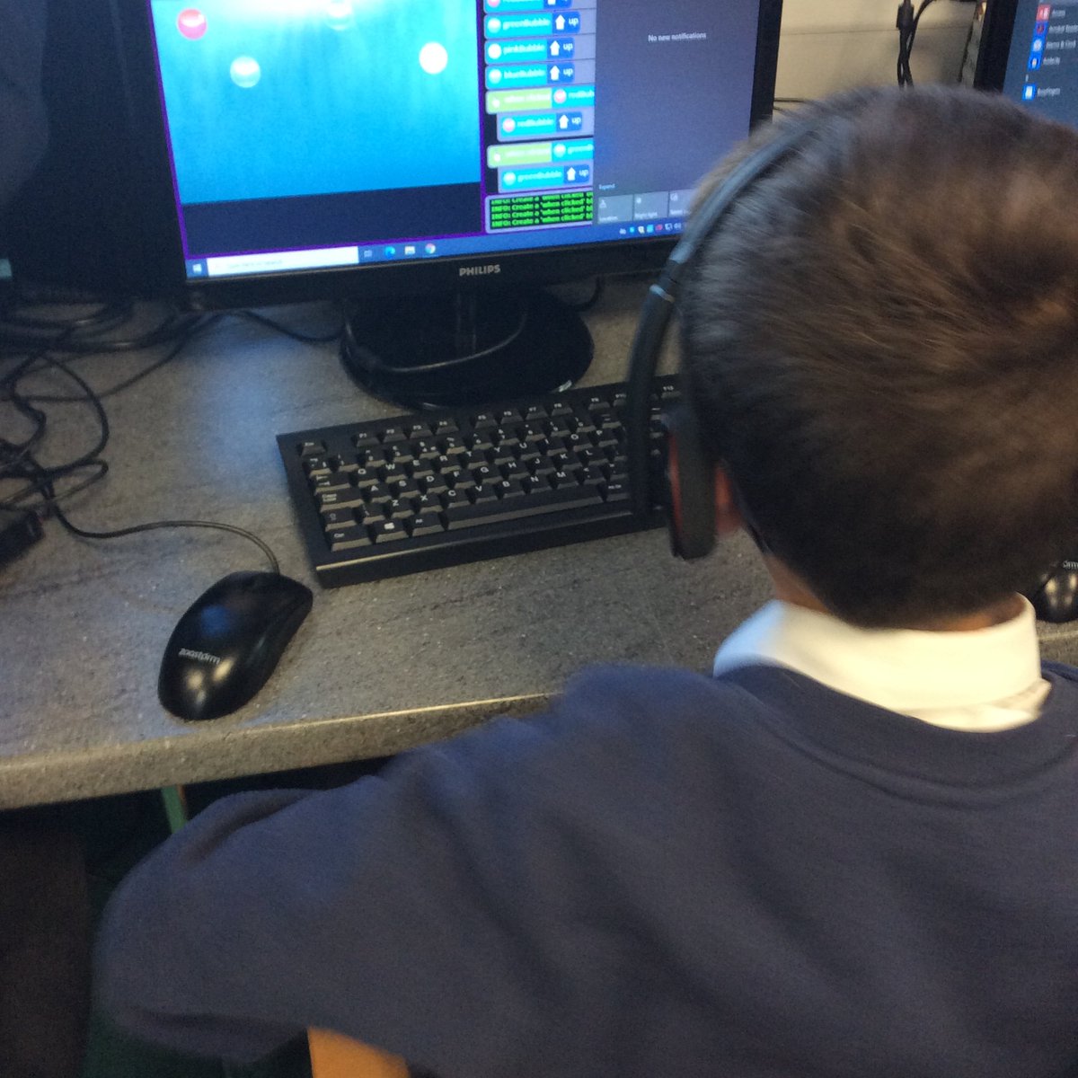 StDomSavioRC's tweet image. In Year 2 Computing, we have been working on our coding using @purpleMash #2code