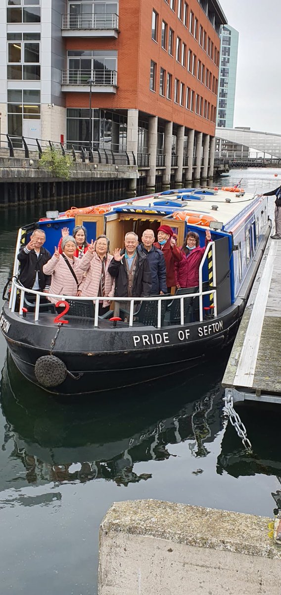 Thanks to @PineCourtHA for joining us on board today and helping us offer translated tours through Liverpool's hidden waterways to members of the local #Chinese community. #PartnershipWorking in action! #HereForCulture @HeritageFundUK @phhfoundation @sovinigroup