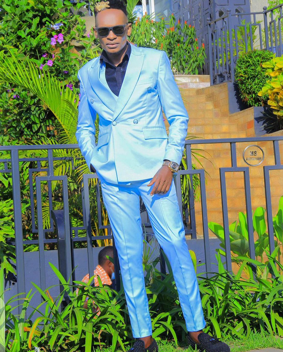 djjacobomutuze's tweet photo. #DembeTaxi:- #Ntabangula By @HansonBaliruno WILL OPEN UP THE SHOW ON 90.4 @DembeFm FROM 6PM TO MIDNIGHT....ANY REQUEST??? https://t.co/Z7mVUnCeNO
