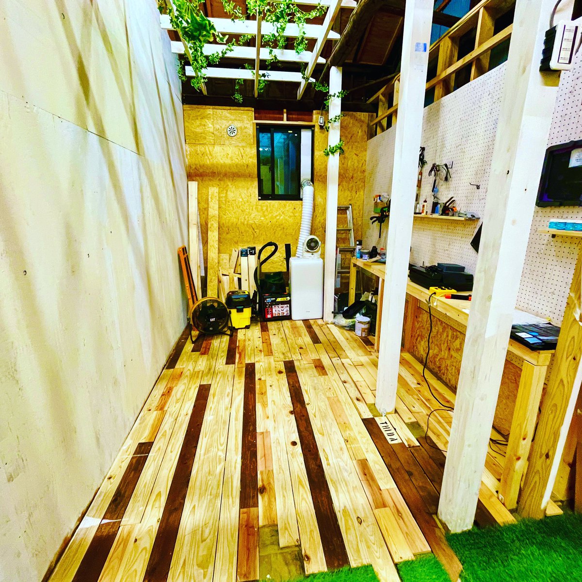 THIDABASE's tweet photo. ついにDIYスペースが完成に近づきました

#アウトドア #ガレージ #キャンパー #キャンプ #アングラー #釣り #ハイカー #登山 #トレッキング #見せるトランクルーム #シェアガレージ
#diyスペース #シルクスクリーンプリント #レーザー彫刻
#THIDABASE #日本橋 #小伝馬町 https://t.co/i78hIHsUfP